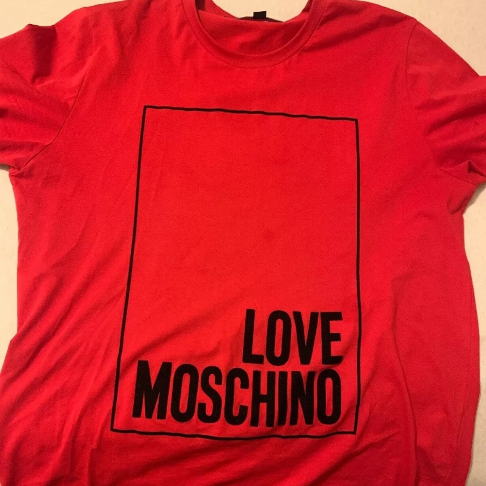Red Love Moschino T Shirt men’s